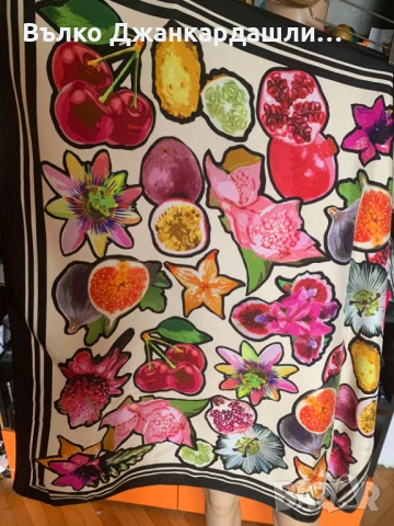 Копринен шал Marc Cain, снимка 4 - Шалове - 53094135