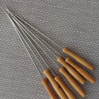комплект метални шишчета с дървена дръжка от Испания, снимка 1 - Прибори за хранене, готвене и сервиране - 39106188