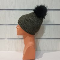 Нова зимна дамска шапка Марекс с помпон/пух , снимка 12 - Шапки - 35511802