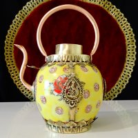 Тибетски чайник,кана от порцелан,мед и месинг. , снимка 1 - Антикварни и старинни предмети - 37512675