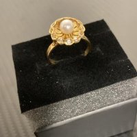 Златен пръстен с естествена перла и циркони, снимка 1 - Пръстени - 43758721
