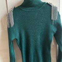 Дамски пуловер, снимка 1 - Блузи с дълъг ръкав и пуловери - 43936276