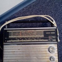 Транзистор с касетофон, снимка 2 - Антикварни и старинни предмети - 16027974