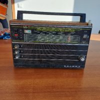 Продавам уникален радио приемник SELENA , снимка 1 - Радиокасетофони, транзистори - 44078005