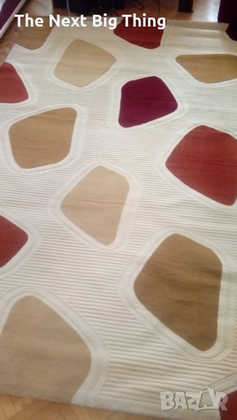 Луксозен килим с каменна настилка, снимка 1