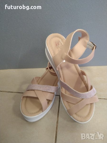 Розови сандали с платформа 4 см., снимка 1