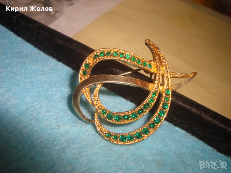 ПОЗЛАТЕНА ВИНТИДЖ СКЪПОЦЕННА КРАСИВА БРОШКА със ЗЕЛЕНИ БОХЕМСКИ КРИСТАЛЧЕТА 26554, снимка 1