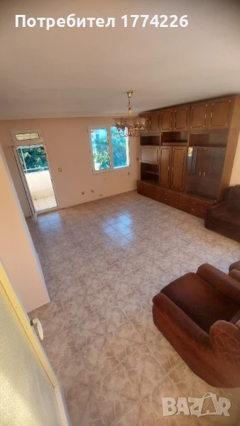 Продавам тристаен апартамен в кв. Калето, снимка 1