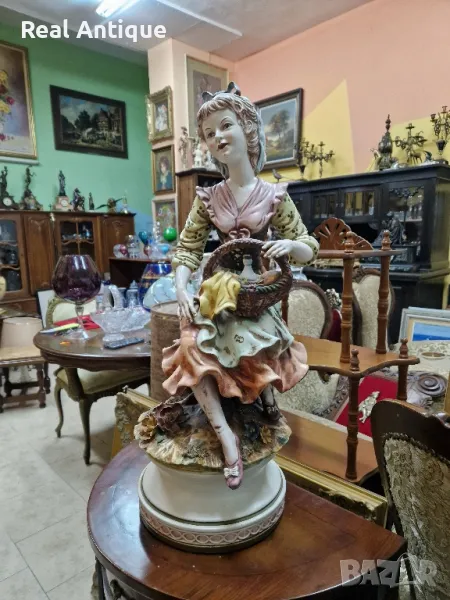 Превъзходна антикварна италианска порцеланова фигура статуетка Capodimonte , снимка 1