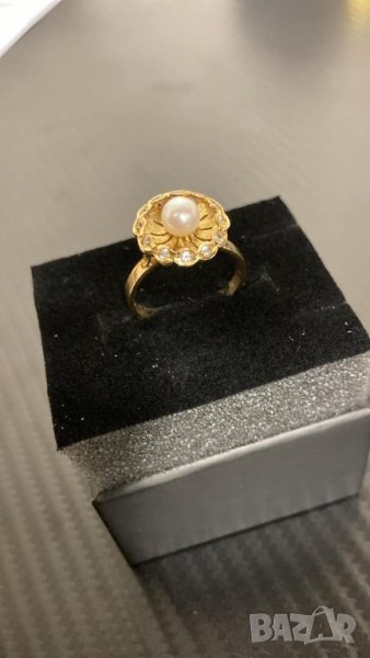 Златен пръстен с естествена перла и циркони, снимка 1