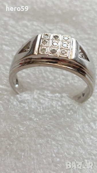 Златен пръстен с 11 диаманта,бяло злато 9к , снимка 1