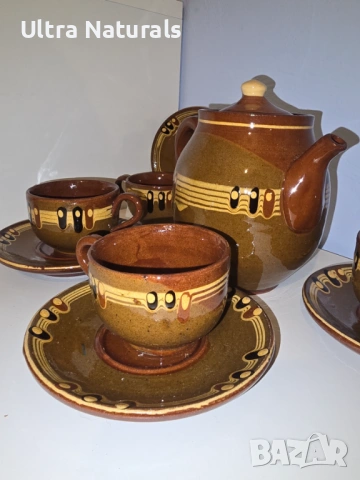 Керамичен комплект за чай нов, 4 чаши с чинии и чайник