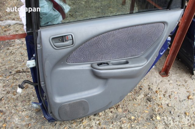 Задна дясна врата Тойота авенсис т22 комби Toyota avensis t22 kombi, снимка 3 - Части - 43641616