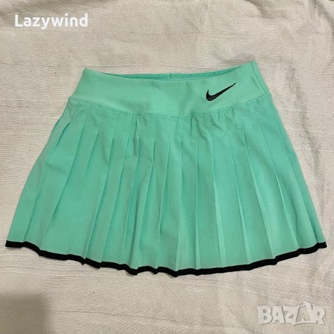 Тенис пола Nike