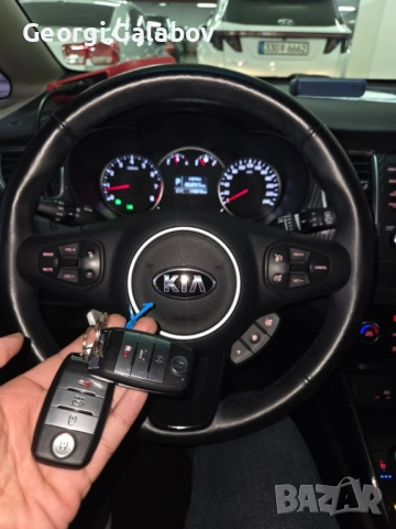 Kia Carens TOP Екстри Реален пробег и 6 месеца гаранция!!!, снимка 8 - Автомобили и джипове - 53107428