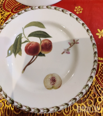 Сервиз за чай Queens Royal , снимка 4 - Сервизи - 52714012