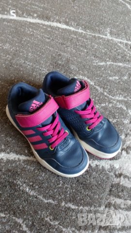 Маратонки Адидас 30 номер, снимка 6 - Детски маратонки - 27917080