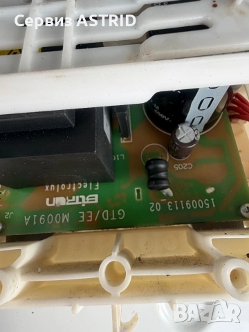 Продавам перфектна управляваща и инвенторна платка за пералня + сушилня Electrolux, снимка 4 - Перални - 53563559