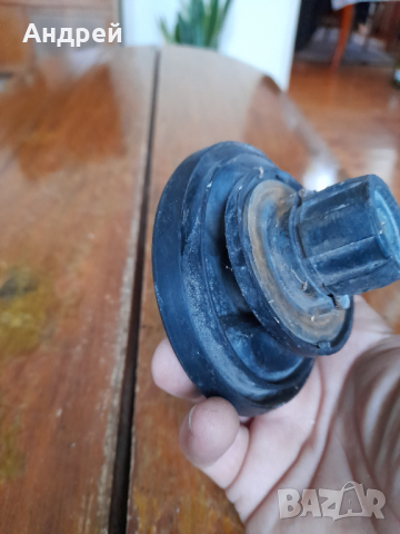 Стара капачка за резервоар #3, снимка 4 - Части - 44856021