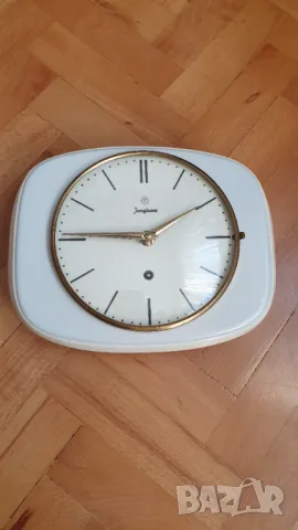 Стенен порцеланов механичен часовник Junghans, снимка 2 - Антикварни и старинни предмети - 47560147
