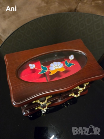 Музикална кутия/ бижутерка , снимка 2 - Декорация за дома - 52550996