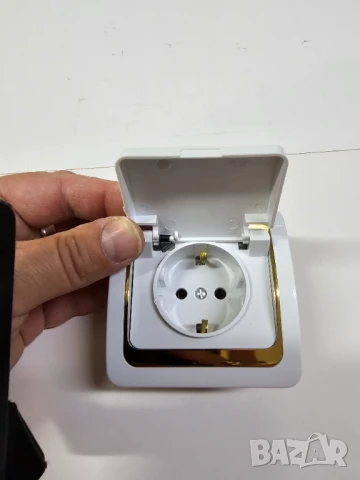 Единичен контакт с капак за стенен монтаж 16 ампера със златни кантове, снимка 2 - Друга електроника - 50828754