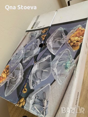 Комплект - 6 бр стъклени купички за ядки и 4 бр стъклени плата