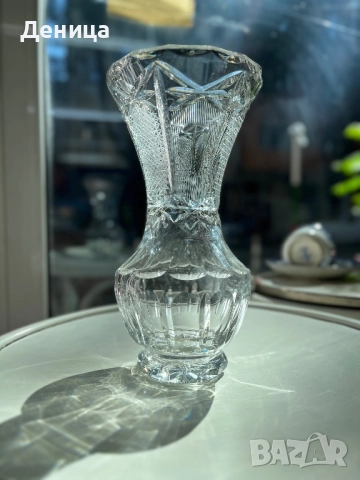 Българска кристална ваза Височина-20.5 см и диаметър на отвора-11.5 см , снимка 1