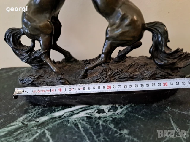 бронзова скулптура коне с мраморен пиедестал , снимка 9 - Декорация за дома - 51088699
