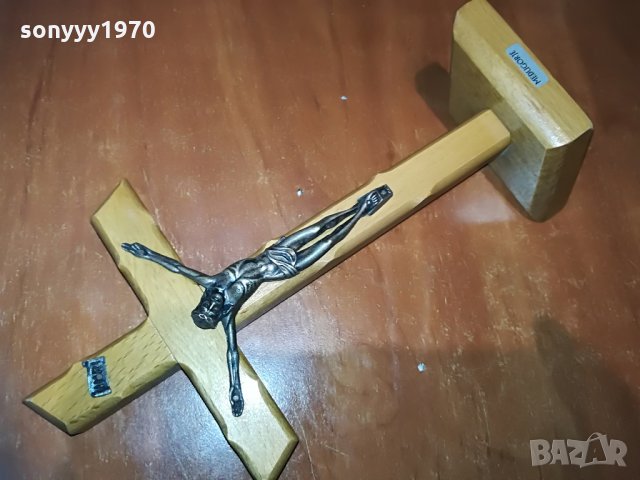 Кръст С ХРИСТОС от дърво и метал на поставка-25Х11Х4СМ, снимка 2 - Колекции - 28562672