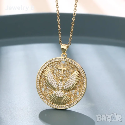 Кръгло колие с изображение на Светия Дух и кръст