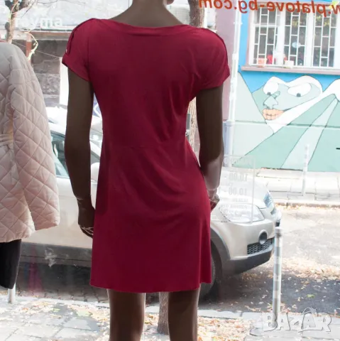 Оригинална мини червена рокля Louis Vuitton, снимка 2 - Рокли - 48066533