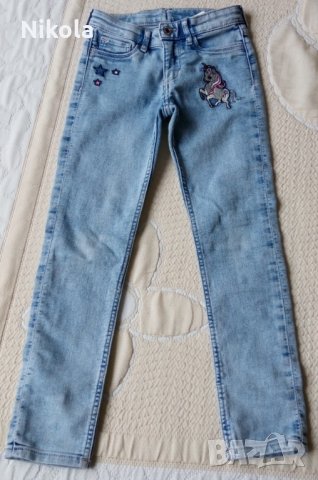 Детски дънки Denim с бродерия и дължина 64см за ръст 104см, снимка 3 - Детски панталони и дънки - 28657174