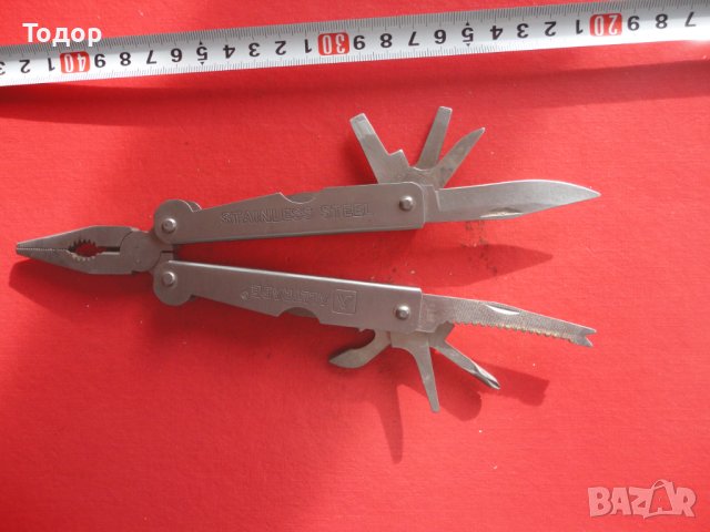 Комбиниран нож мултитуул  инструмент