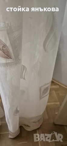 Продавам перде бяло с кафяви орнаменти готово за закачане. , снимка 2 - Пердета и завеси - 51217766
