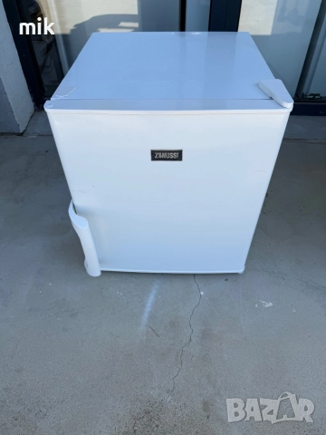 Малък - Мини фризер Зануси , снимка 2 - Фризери - 52494773