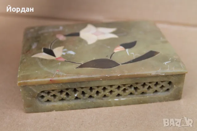 Стара Китайска кутия-камък и седеф, снимка 4 - Антикварни и старинни предмети - 49849172