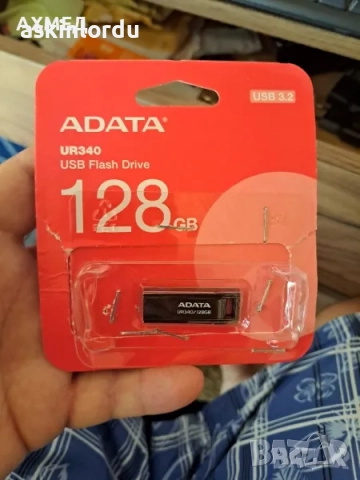 USB памет ADATA UV150, 128GB, USB3.2, AUV150-128G-RBK