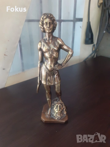 Невероятна стара бронзова статуетка фигура - Давид и Голиат