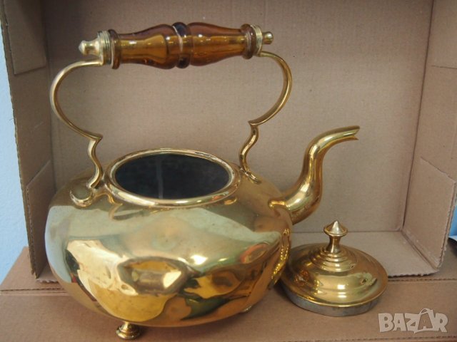 Стар винтидж месингов чайник с кехлибарена дръжка и 4 крачета, снимка 6 - Антикварни и старинни предмети - 37497262