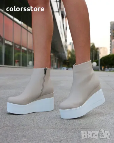 Боти на платформа - бежова кожа с бяло ходило - 130K