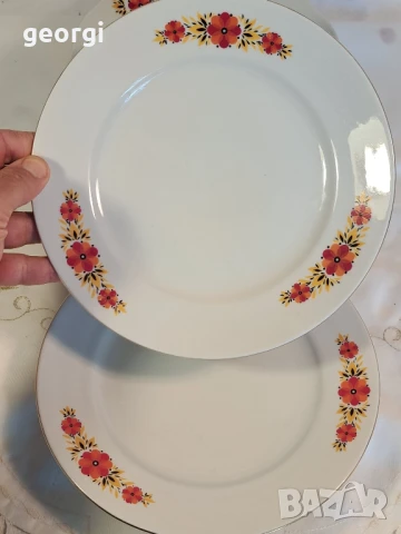 порцеланови чинии "Майски венец"   8/4, снимка 2 - Чинии - 50445576