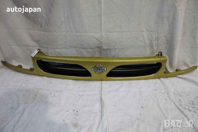 Предна решетка с емблема Нисан микра к11 1.1 00г Nissan micra k11 1.1 2000