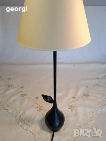 стилна дизайнерска бронзова настолна лампа 8/2