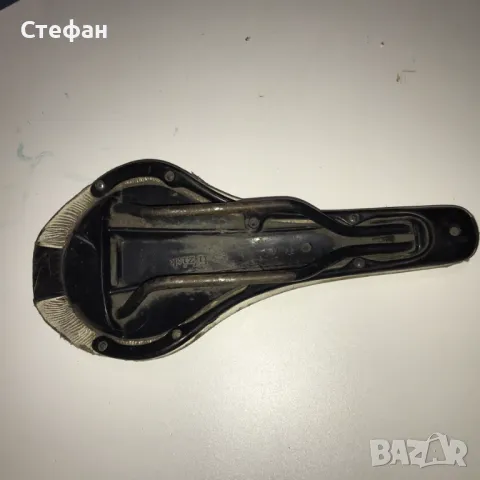 стара вело седалка Fizik , снимка 2 - Части за велосипеди - 50414773
