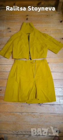 Костюм с къси панталонки