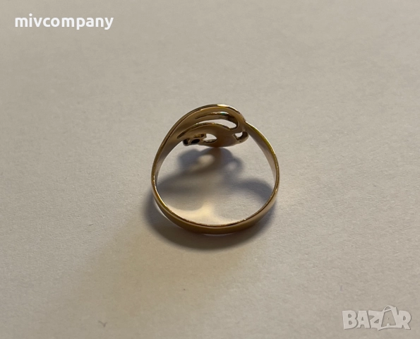 Златен Пръстен 2.42гр Размер - 53, снимка 2 - Пръстени - 51782504
