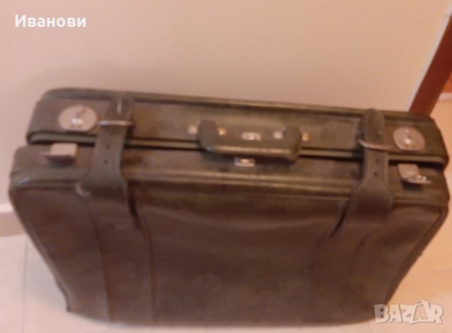 ретро куфар запазен кожен