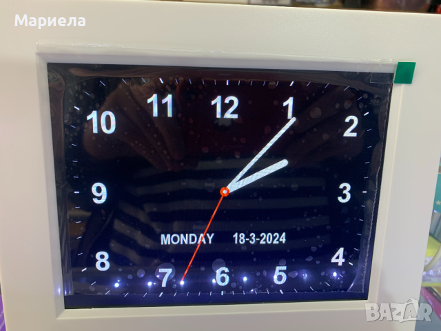 Дигитална Фоторамка 8 инча / Фоторамка с Календар и Часовник, снимка 8 - Електронни четци - 44876112