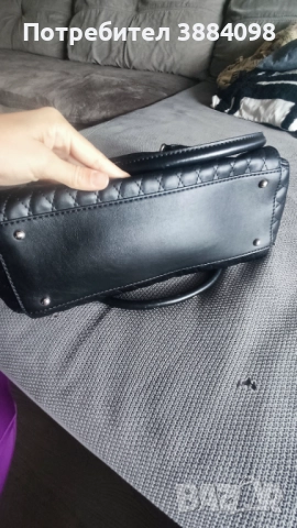 Нова чанта Guess, снимка 3 - Чанти - 52006252